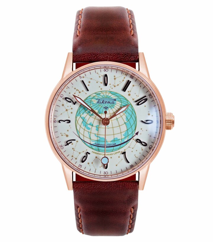 El modelo Russian Code de Raketa. Mostrando su peculiaridad.