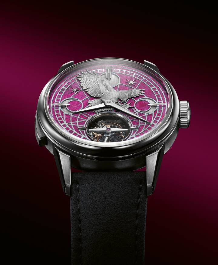 Creado para la Exposición de Joyería y Relojes de Doha, en homenaje al rico legado cultural y las tradiciones de la Península Arábiga, este Carillon Tourbillon Pieza Única de Biver muestra diferentes motivos en una esfera mineral de corazón de rubí.